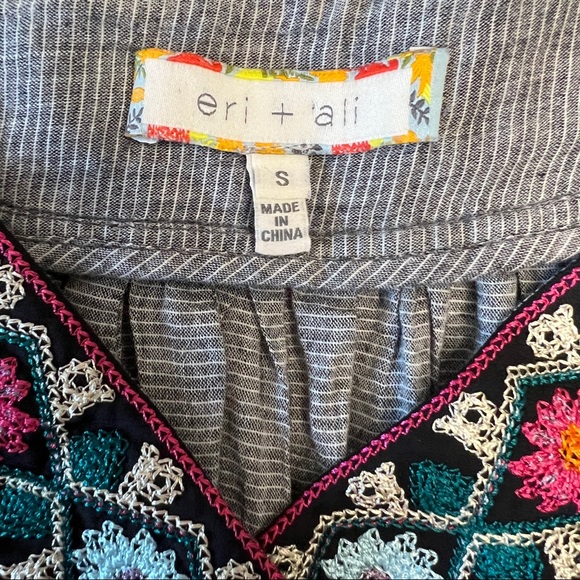 Anthropologie Eri + Ali Boho Embroidered V-Neck Flowy Top Small - Picture 10 of 13